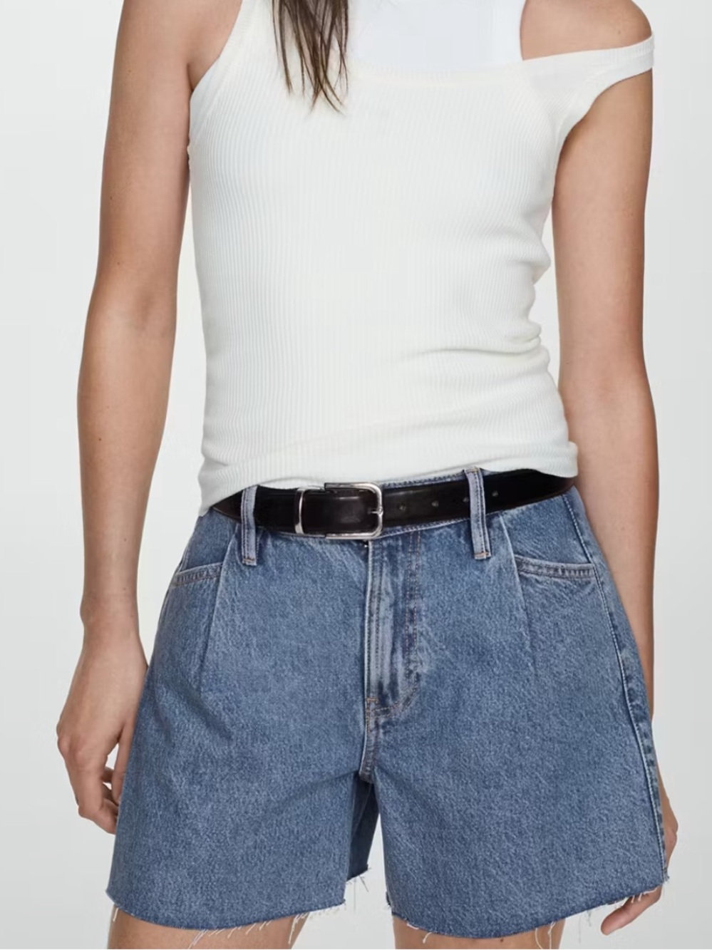 Denim shorts with frayed hem